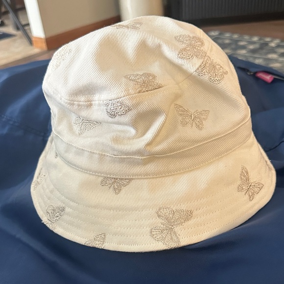 American Eagle Butterfly Bucket Hat - Cream - Picture 1 of 2
